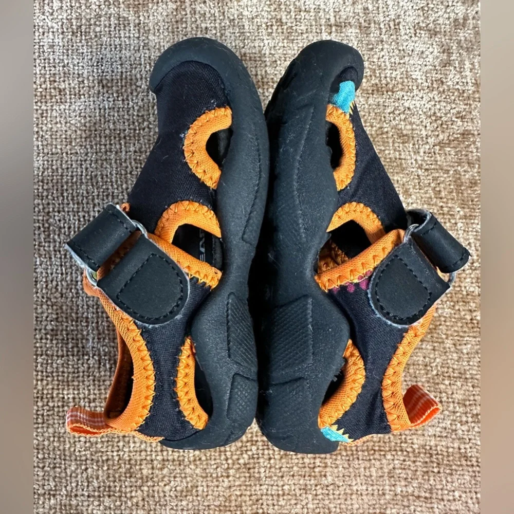 Hobibear Dinosaur Sandals/ Water Shoes Size 5 US